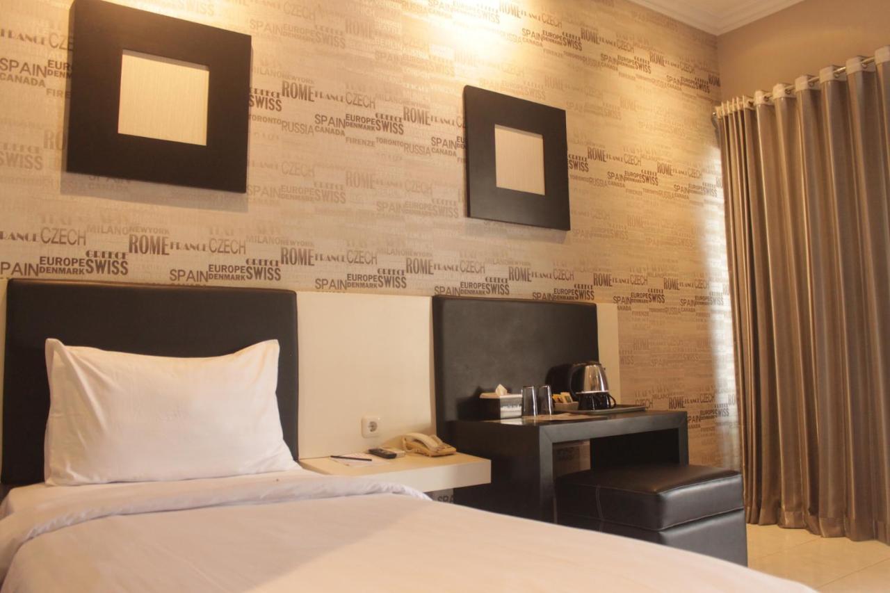 Luminor Hotel Jember By Wh Jembel Exterior foto