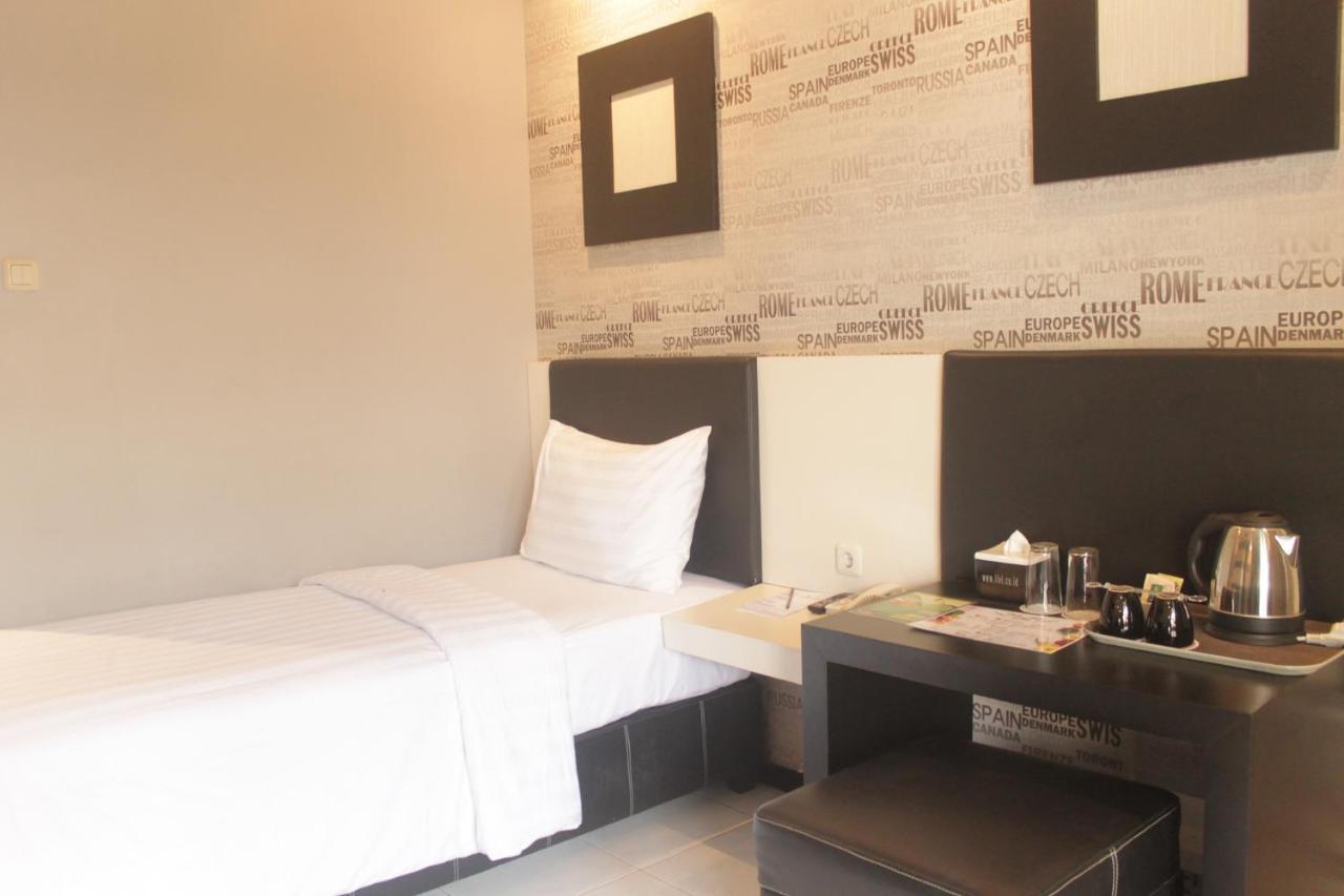 Luminor Hotel Jember By Wh Jembel Exterior foto