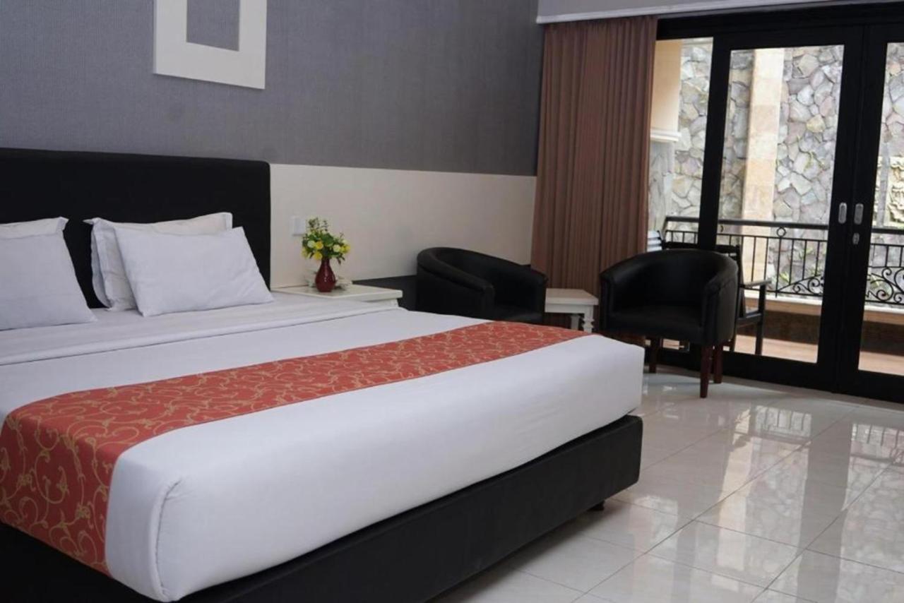 Luminor Hotel Jember By Wh Jembel Exterior foto