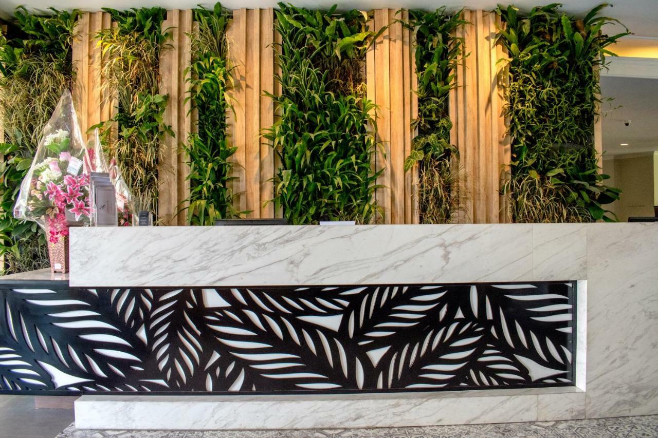 Luminor Hotel Jember By Wh Jembel Exterior foto